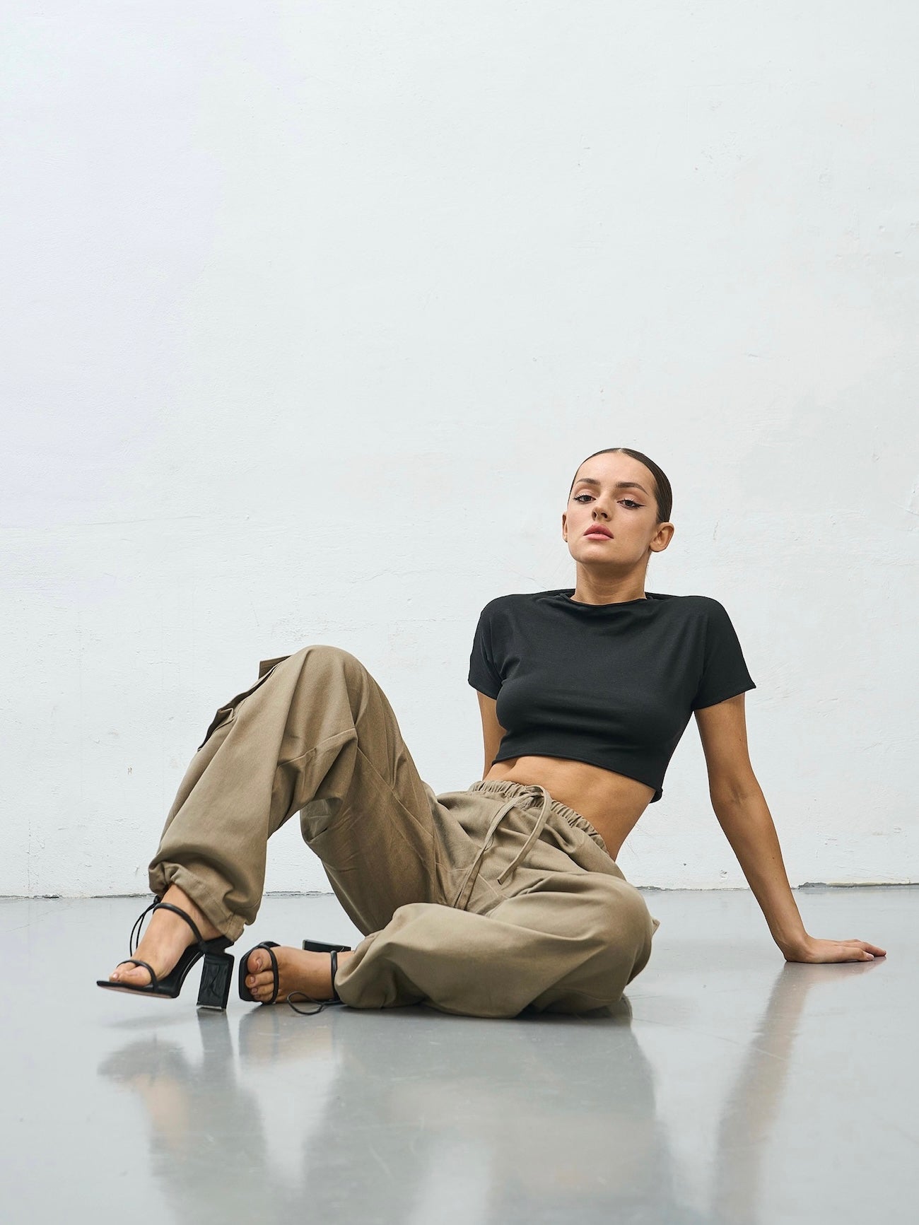 Топ cropped black